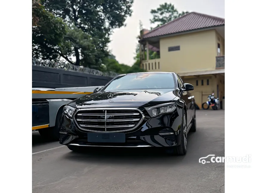 2025 Mercedes-Benz E200 Exclusive Line Sedan