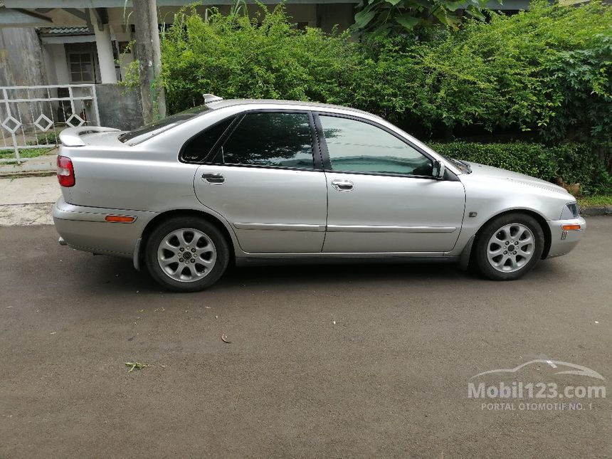 Jual Mobil  Volvo  S40 2003 Turbo 1 9 di Banten Automatic 