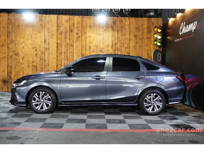 2024 Toyota Yaris Ativ Premium Sedan