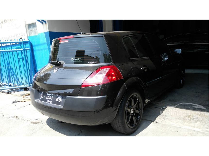  Jual  Mobil Renault  Megane  2004 II 1 6 di Jawa Timur 