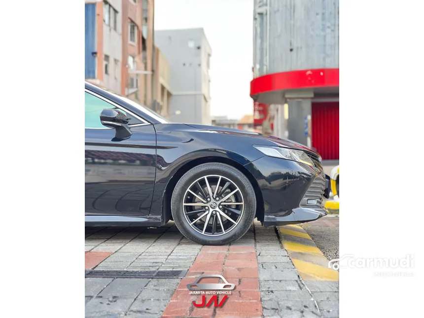 2021 Toyota Camry V Sedan