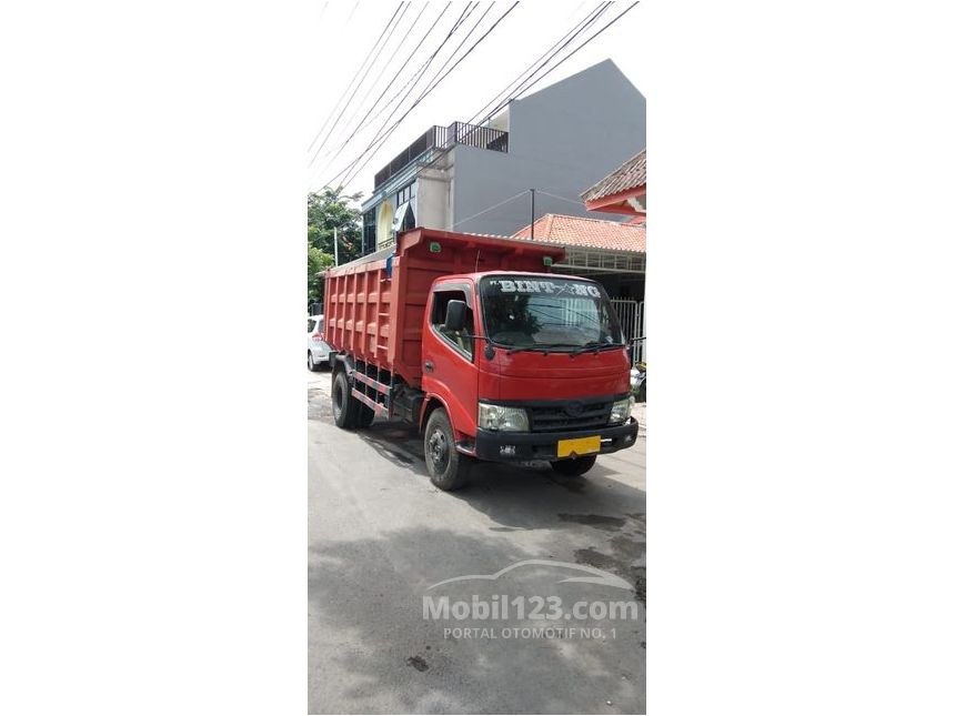 Jual Mobil Toyota Dyna  2011 4 0 di Jawa Timur  Manual 