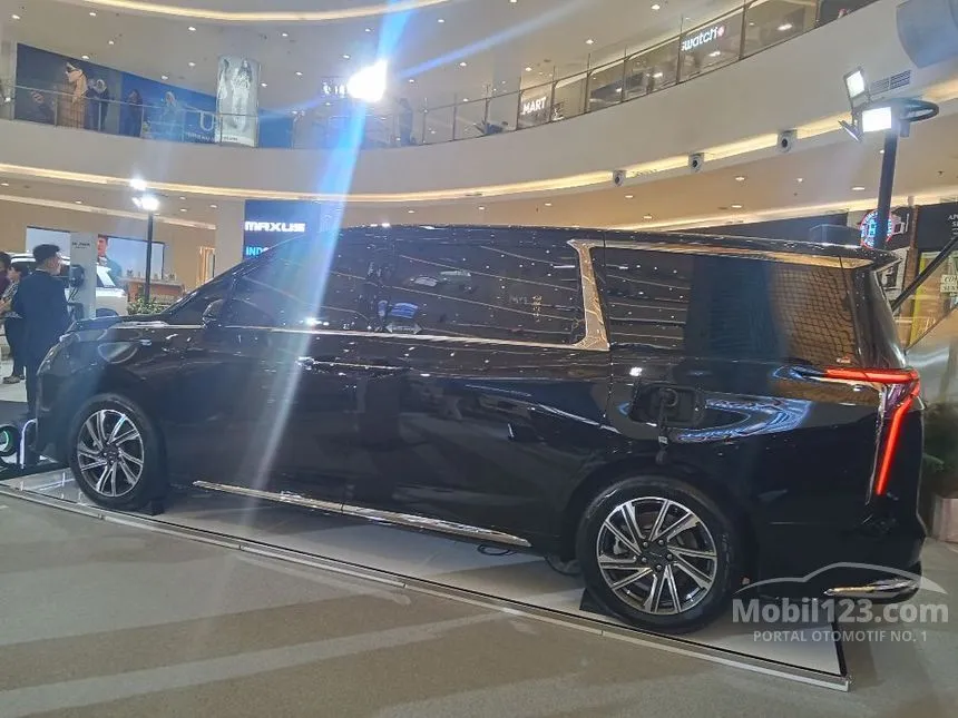 2026 MAXUS MIFA-9 Premium MPV