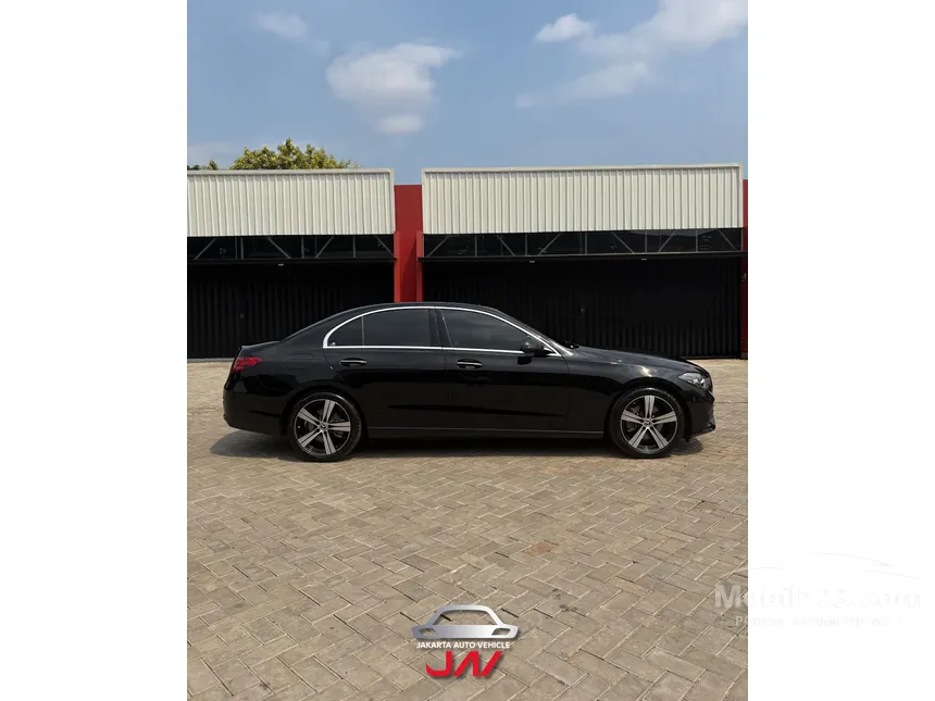 2025 Mercedes-Benz C200 Avantgarde Line Sedan