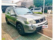 Nissan X-Trail 2.0 Tahun 2010 - 2011 Automatic Abu-abu