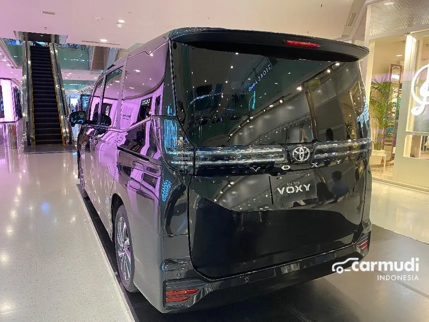 2024 Toyota Voxy Van Wagon