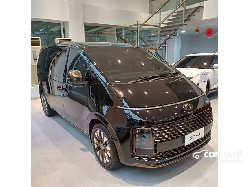 Jual Mobil Hyundai Staria 2024 Signature 7 2.2 di Banten Automatic Wagon Hitam Rp 1.060.500.000