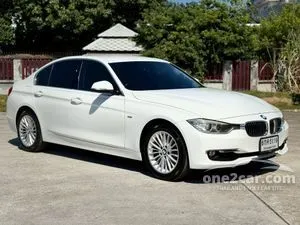 2017 BMW 320i 2.0 F30 (ปี 11-16) Luxury Sedan