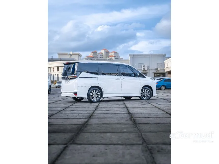 2023 Toyota Voxy (Premium Color) MPV