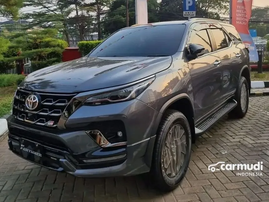 Jual Mobil Toyota Fortuner 2024 GR Sport 2.8 di Banten Automatic SUV Abu