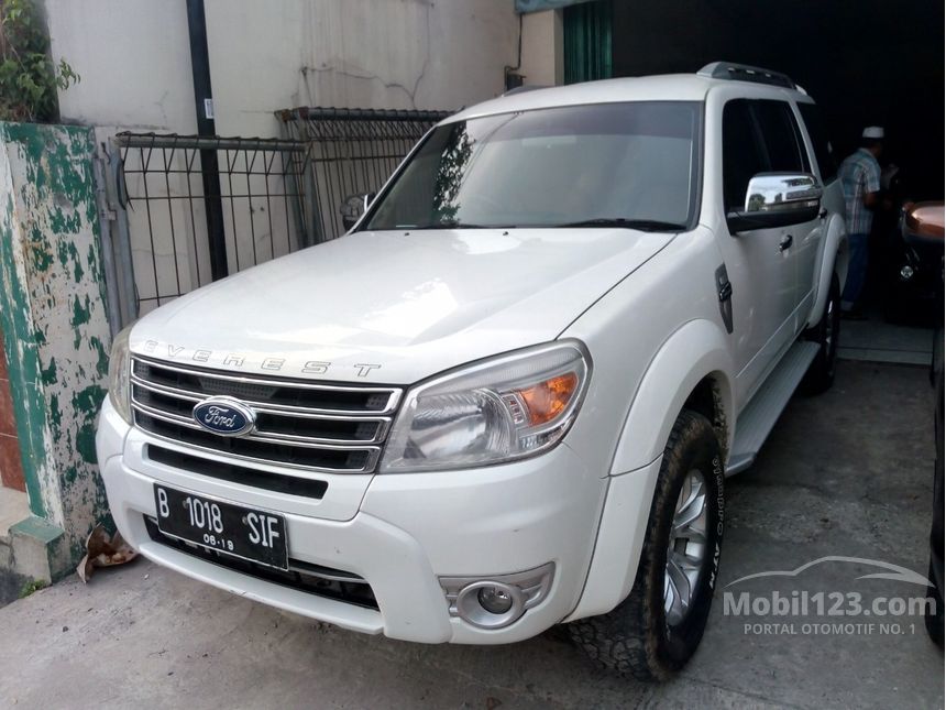  Jual  Mobil  Ford  Everest  2012 XLT XLT XLT 2 5 di DKI 