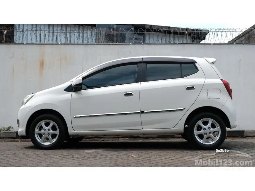 2017 Daihatsu Ayla X Hatchback
