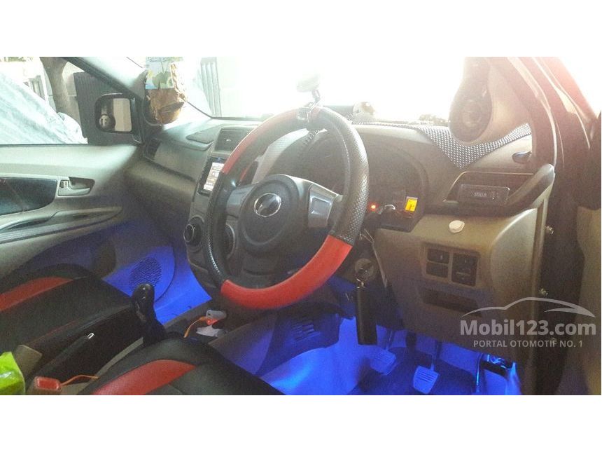 2013 Daihatsu Xenia M MPV