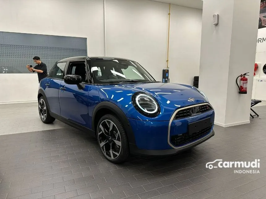 2025 MINI Cooper Cooper SE Hatchback