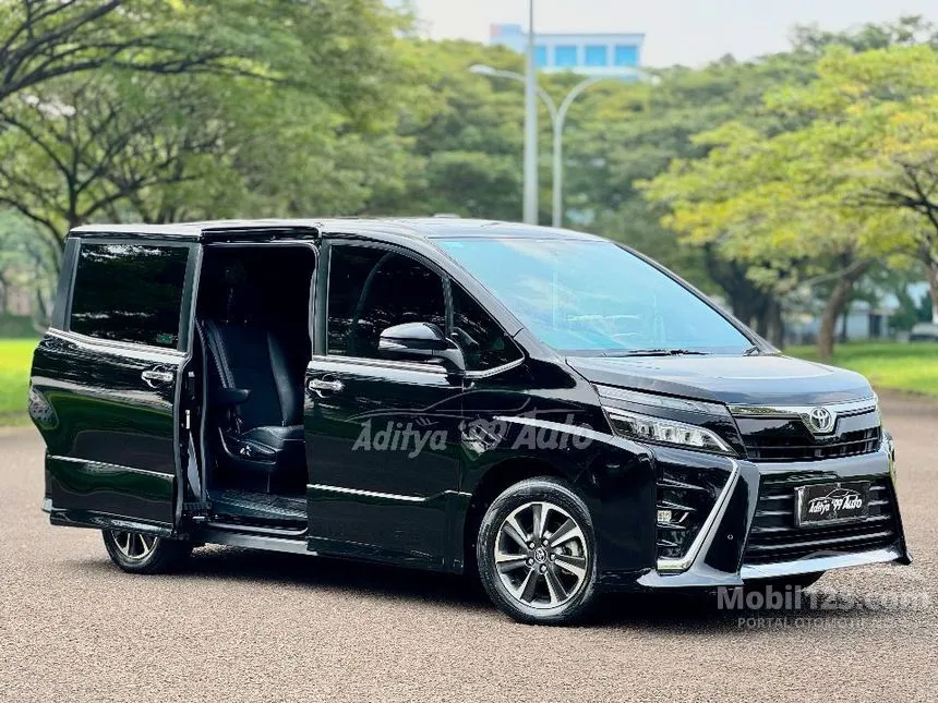 2018 Toyota Voxy MPV
