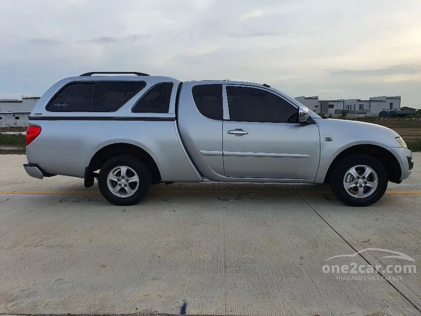 2013 Mitsubishi TRITON GLX Mega Cab Pickup