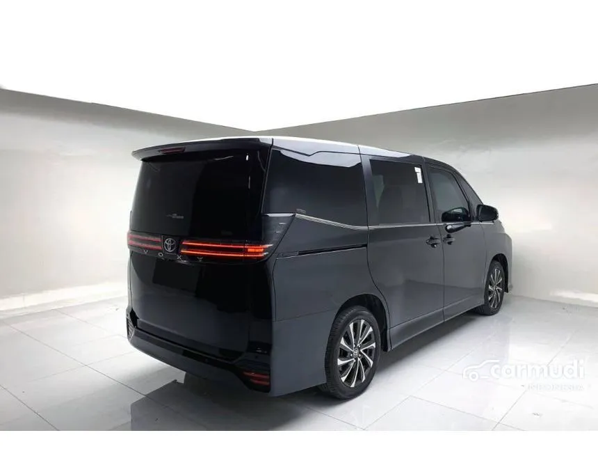 2023 Toyota Voxy (Premium Color) MPV