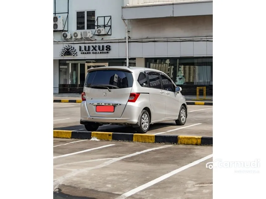 2013 Honda Freed S MPV