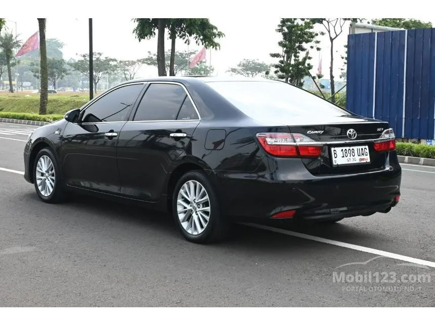 2018 Toyota Camry V Sedan