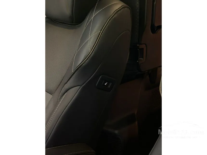 2024 Toyota Alphard HEV Modelista MPV
