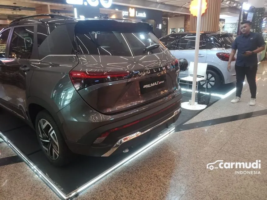 2024 Wuling Almaz RS Hybrid Wagon