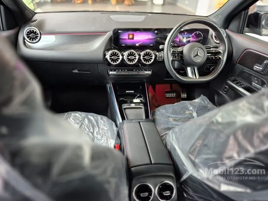 2025 Mercedes-Benz GLA200 AMG Line SUV