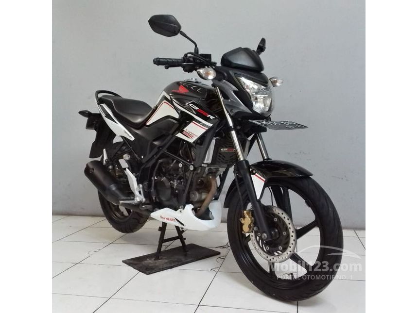 Jual Motor Honda Cbr 2015 150r 0 1 Di Jawa Barat Manual Sport Bike Hitam Rp 11 500 000 7373310 Mobil123 Com