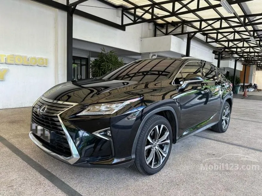 Jual Mobil Lexus RX300 2019 Luxury 2.0 di Jawa Timur Automatic SUV Hitam Rp 879.000.000