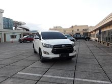 Toyota Kijang Innova Reborn Venturer 2.4 Diesel AT Putih 2017 Tangan Pertama