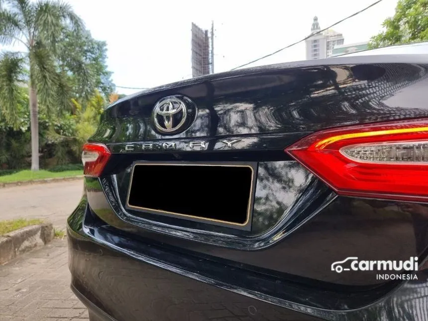 2019 Toyota Camry V Sedan