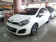 2013 KIA Rio 1.4 UB Hatchback MT Plat D