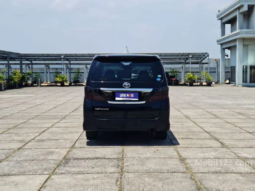 2011 Toyota Alphard S MPV