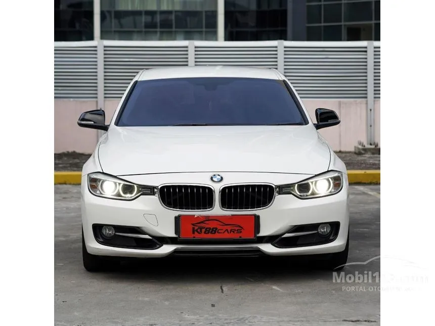 Jual Mobil BMW 320i 2015 Sport 2.0 di DKI Jakarta Automatic Sedan Putih Rp 319.000.000