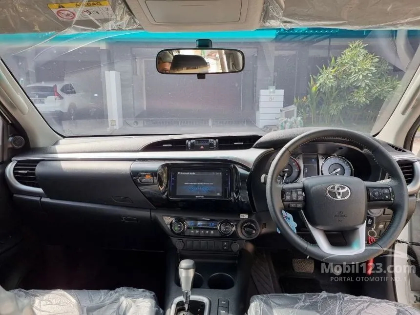 2023 Toyota Hilux V Pick-up