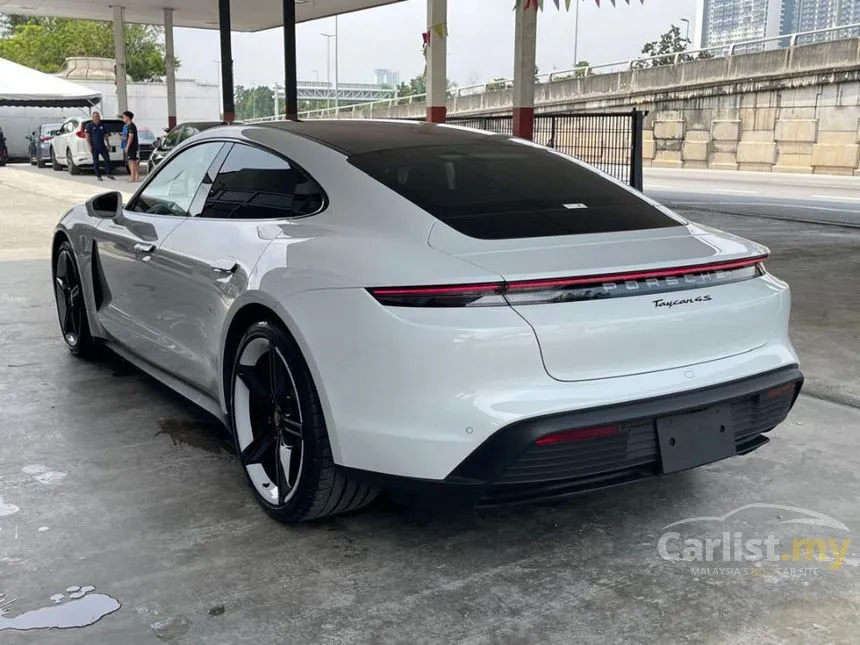 2022 Porsche Taycan GTS Sedan