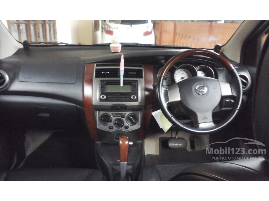 Jual Mobil Nissan Grand Livina 2012 Ultimate 1.5 di DKI 