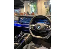 2025 BMW 735i 3.0 M Sport Sedan