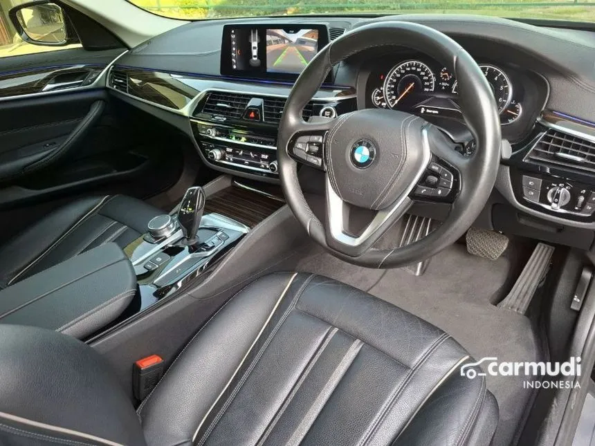 2018 BMW 520i Luxury Sedan