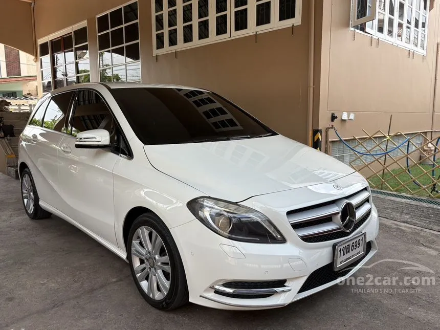 2013 Mercedes-Benz B200 Sports BlueEFFICIENCY Hatchback