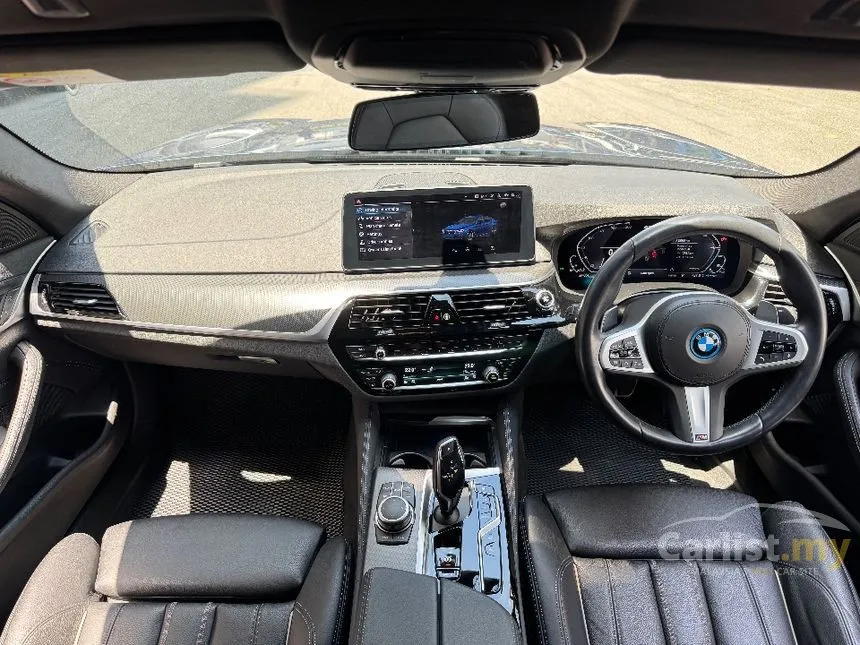 2022 BMW 530e M Sport Sedan