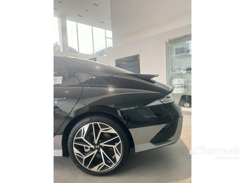 2024 Hyundai IONIQ 6 Signature Long Range Sedan