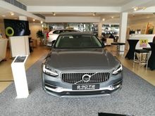 OCTOBER SPECIAL 2017 Volvo S90 2.0 T8 Inscription Plus Sedan