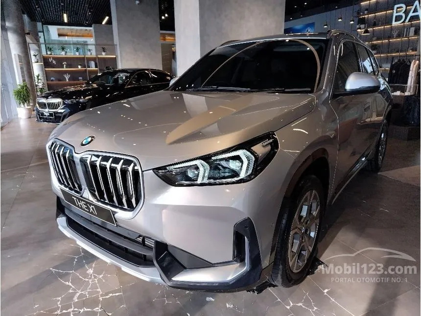 Jual Mobil BMW X1 2024 sDrive18i xLine 1.5 di DKI Jakarta Automatic SUV Silver Rp 985.000.000