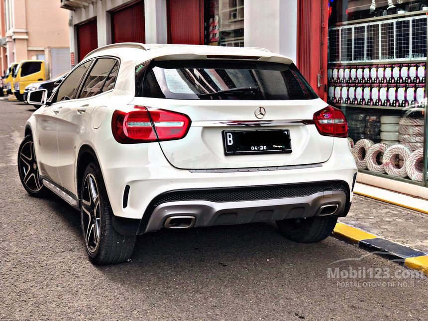 Jual Mobil Mercedes  Benz  GLA200 2014  Sport 1 6 di DKI 