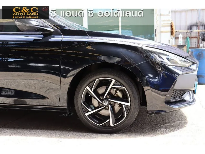 2025 MG MG5 X Sedan