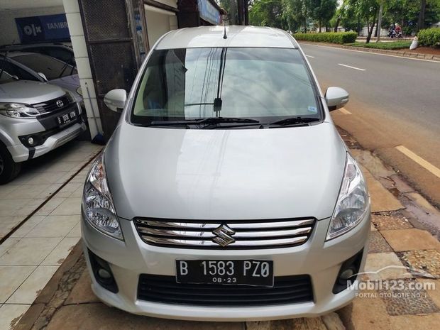  Suzuki  Bekas Murah Jual  beli  215 mobil  di Indonesia 