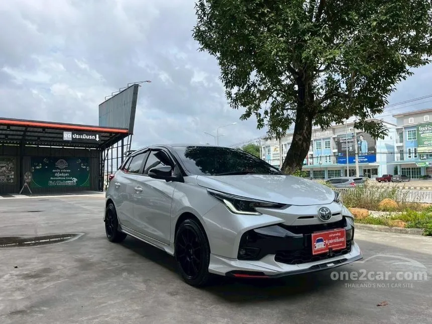 2023 Toyota YARIS Premium Hatchback