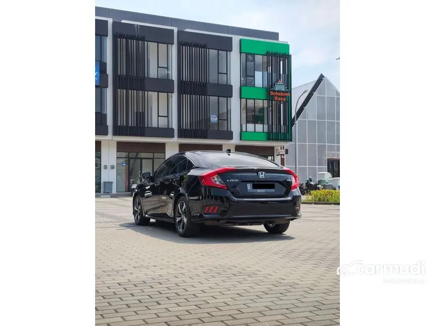 2016 Honda Civic ES Sedan