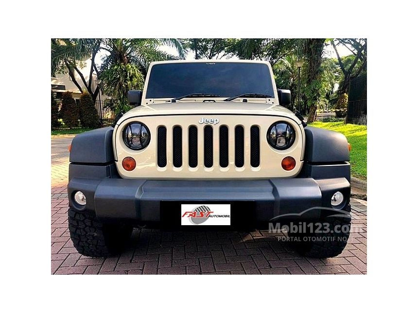 Jual Mobil Jeep Wrangler 2011 Rubicon Unlimited 3.8 di Jual Mobil Jeep Wrangler 2011 Rubicon Unlimited 3.8 di