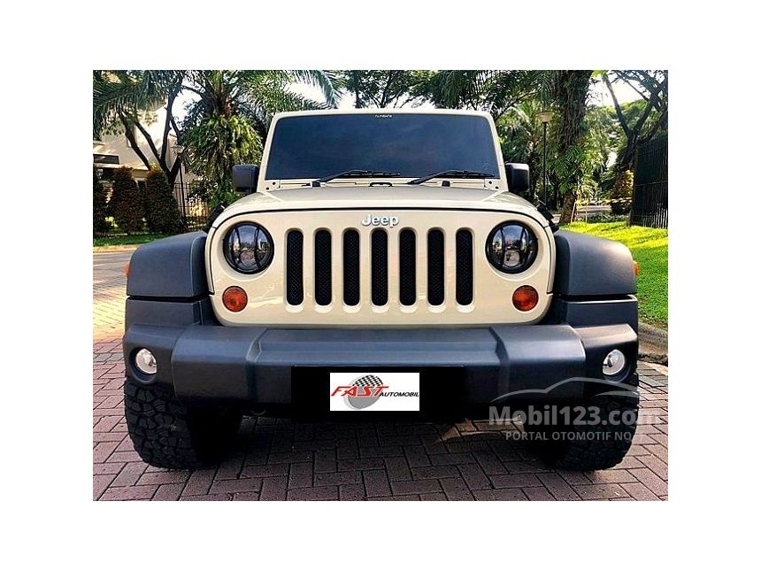 Jual Mobil Jeep Wrangler 2011 Rubicon Unlimited 3.8 di 